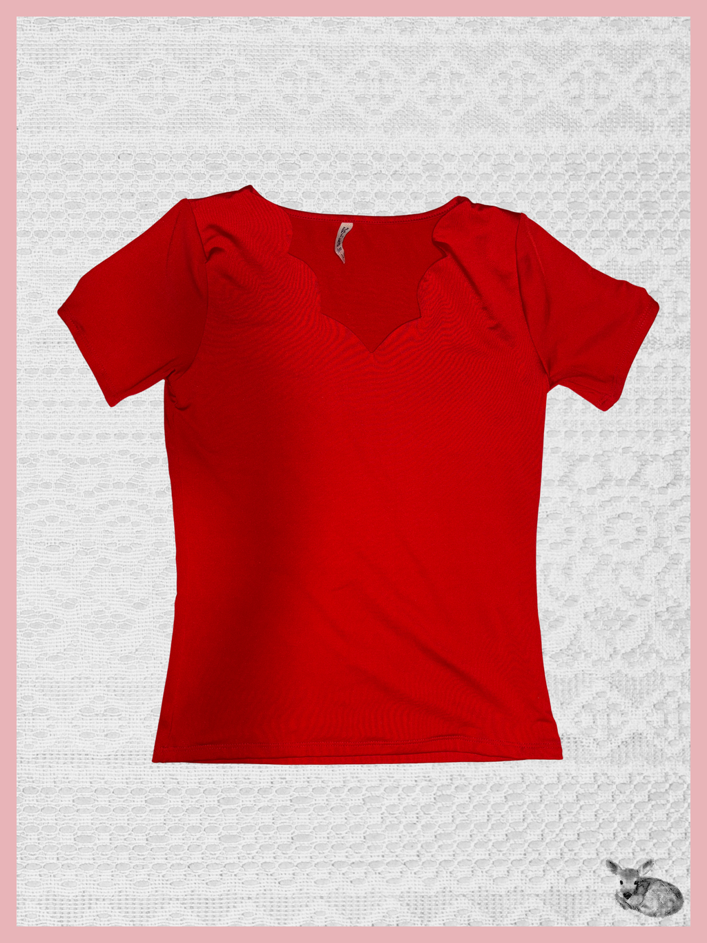red wave — top rojo escote ondulado
