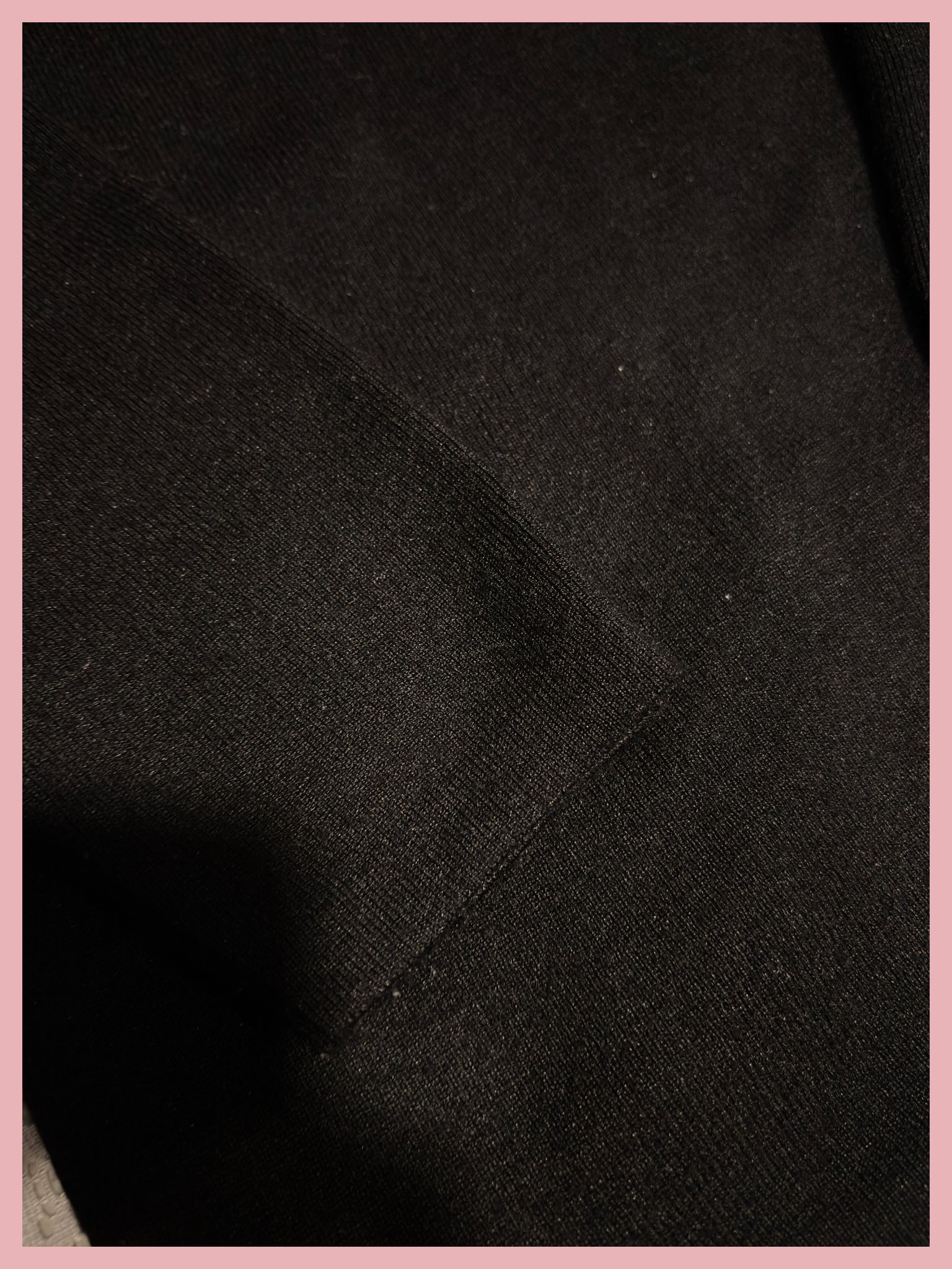 after dark — sweater negro cuello v